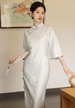 Elegant White Cheongsam Floral Embroidery Qipao
