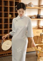 Elegant White Cheongsam Floral Embroidery Qipao