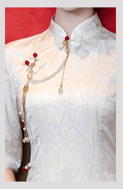 Bridal-Inspired White Lace Cheongsam Dress