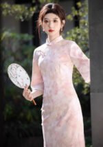 Elegant Pink Chinese Cheongsam Delicate Patterns