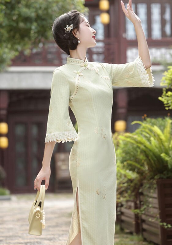 Fresh and Delicate Chinese Style New Design Qipao