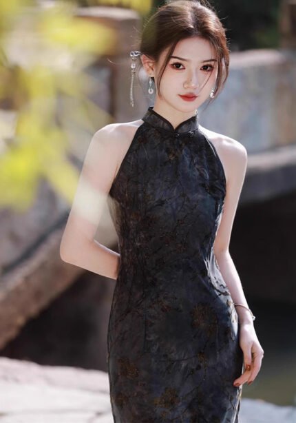 Halter Neck Cheongsam Sleeveless Tailored Black Vintage Qipao