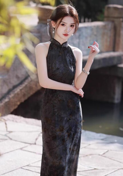 Halter Neck Cheongsam Sleeveless Tailored Black Vintage Qipao