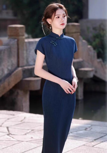 Modern Slim Silhouette Cheongsam Dress