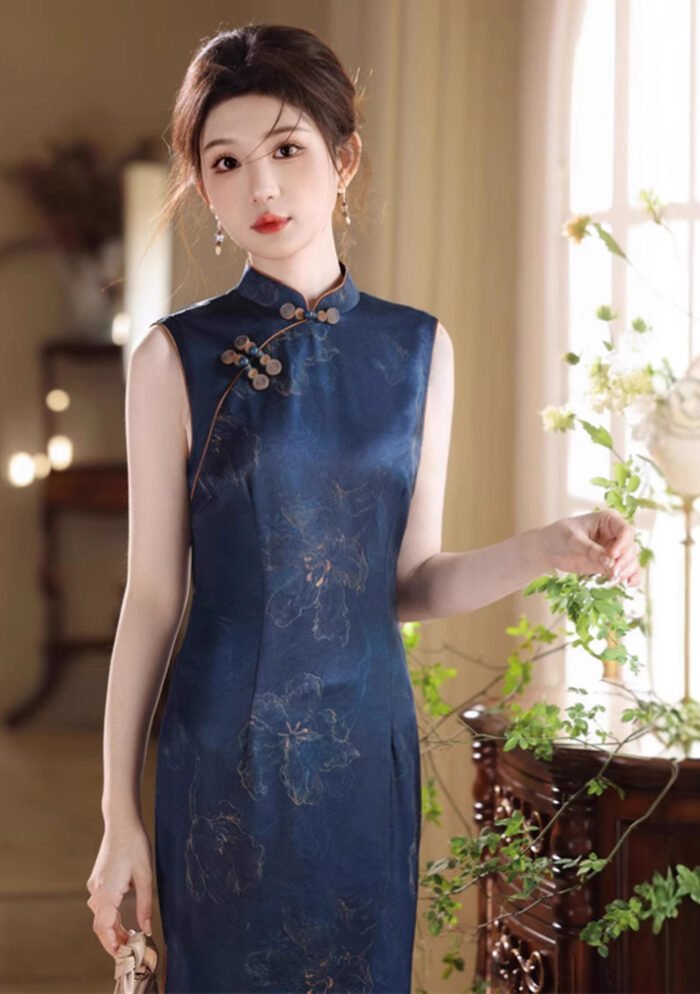 Sleeveless Long Cheongsam Modern Hong Kong Qipao