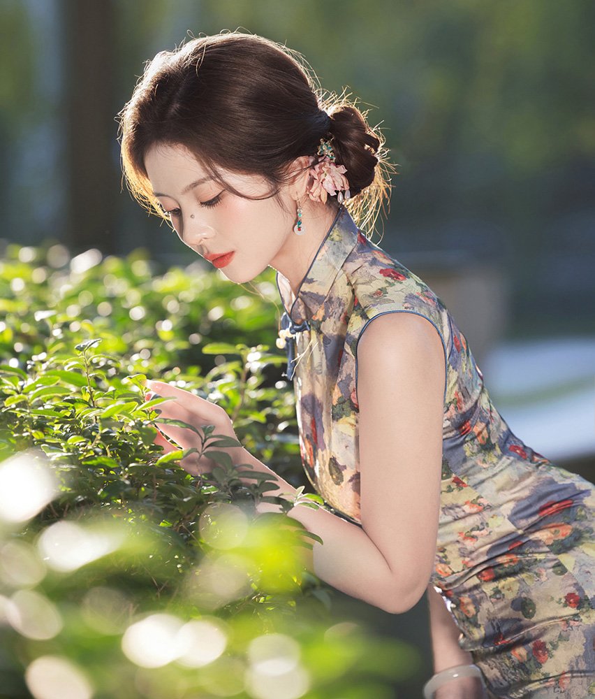 Vibrant Floral-Print Cheongsam Dress Sleeveless Qipao