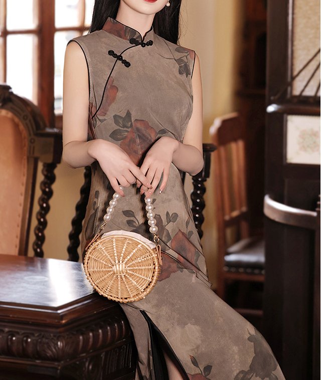 Elegant Cheongsam Dress Exquisite Floral Patterns