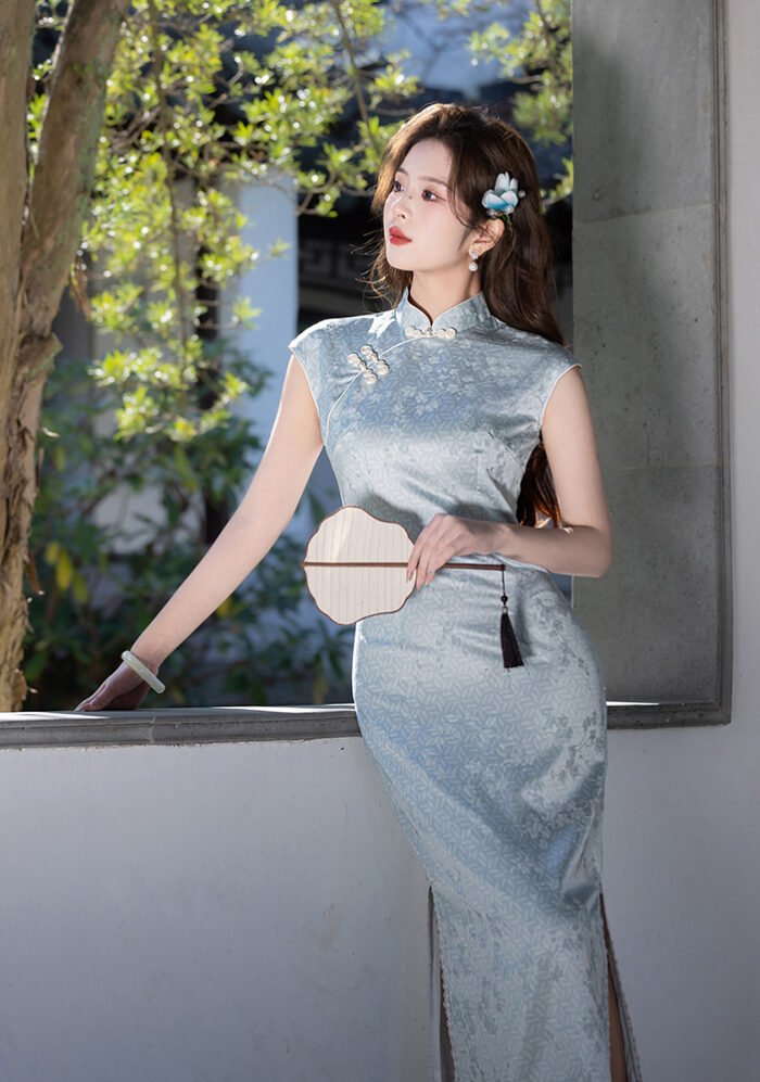 Elegant Cream Blue Sleeveless Qipao Dress