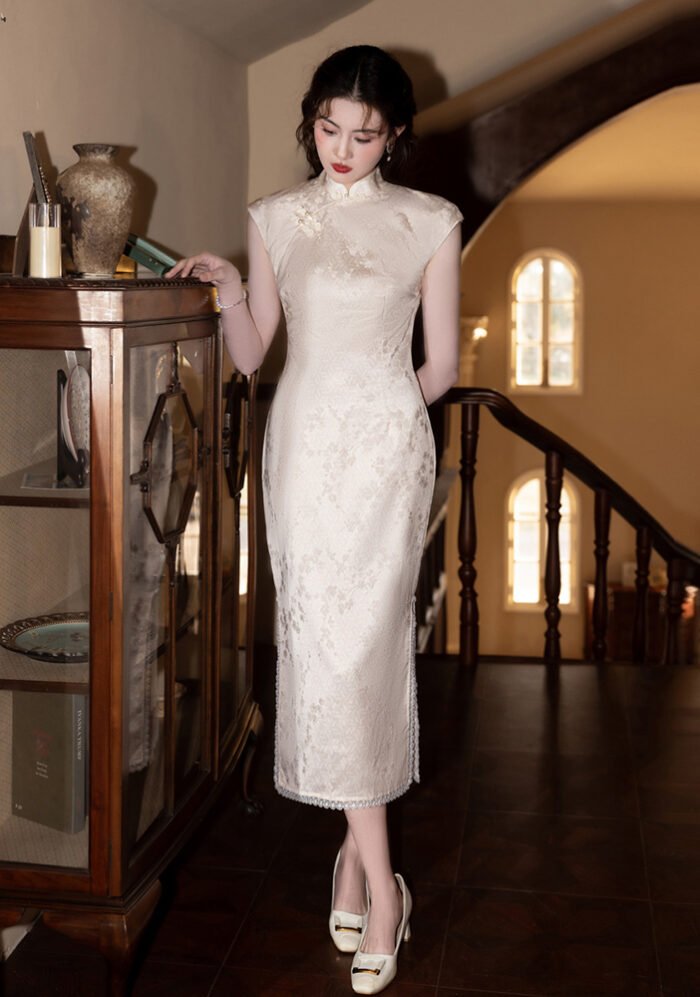 Elegant Cream Blue Sleeveless Qipao Dress