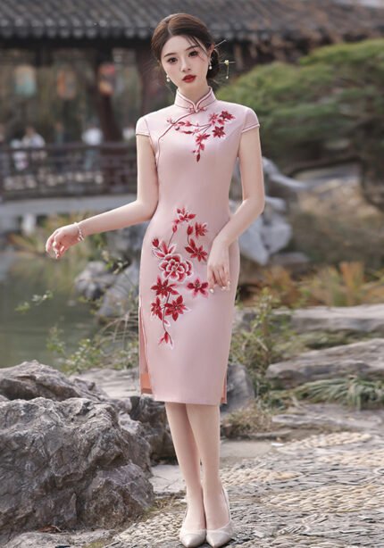 Elegant Pink Cheongsam