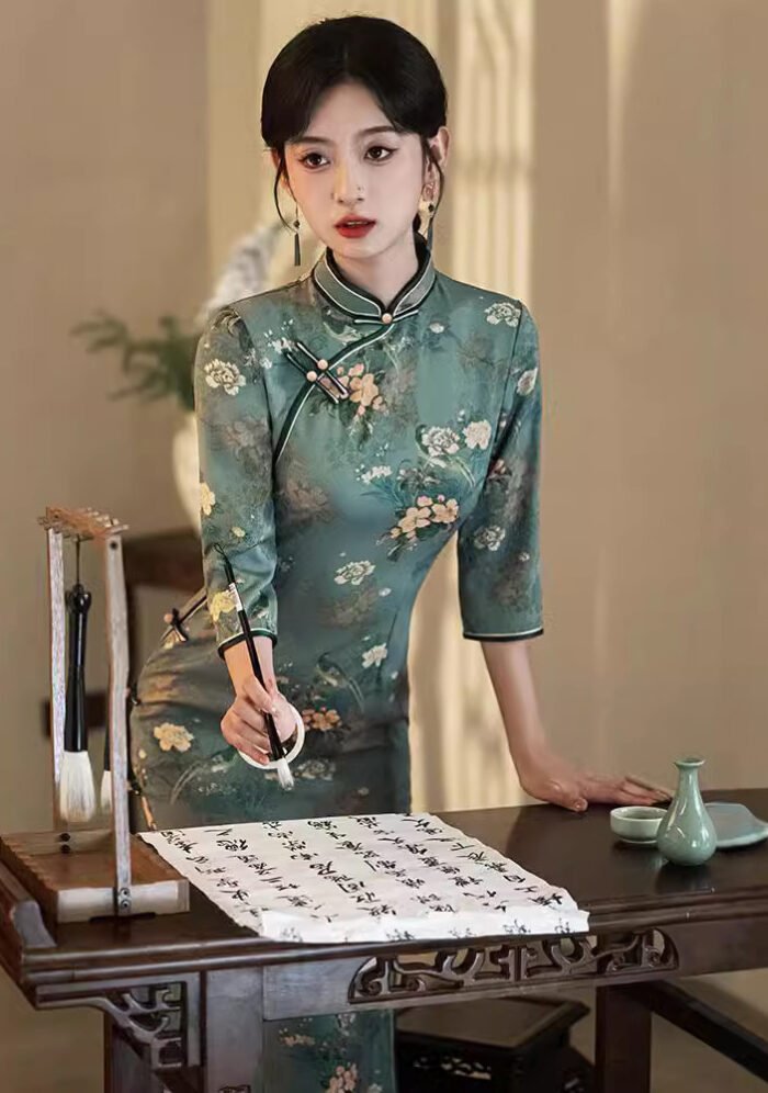 Elegant Qipao Mandarin Collar Cheongsam Dress