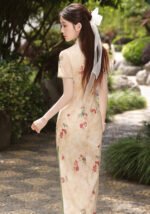 Elegant Traditional Chinese Cheongsam Floral Design Exquisite Buttons