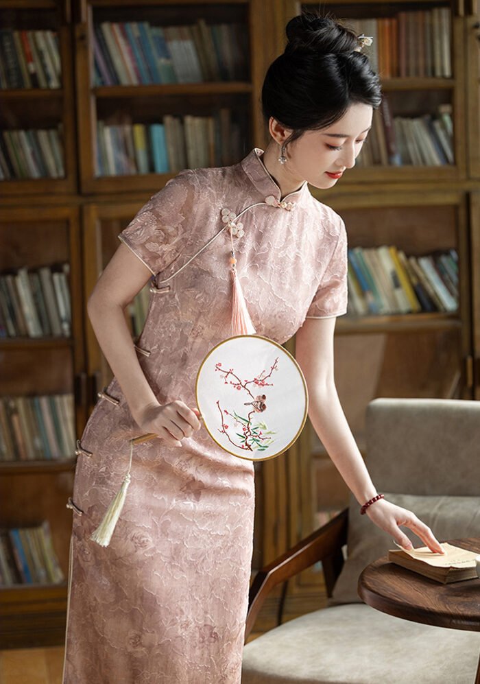 Embroidered Pink Silk Vintage Cheongsam