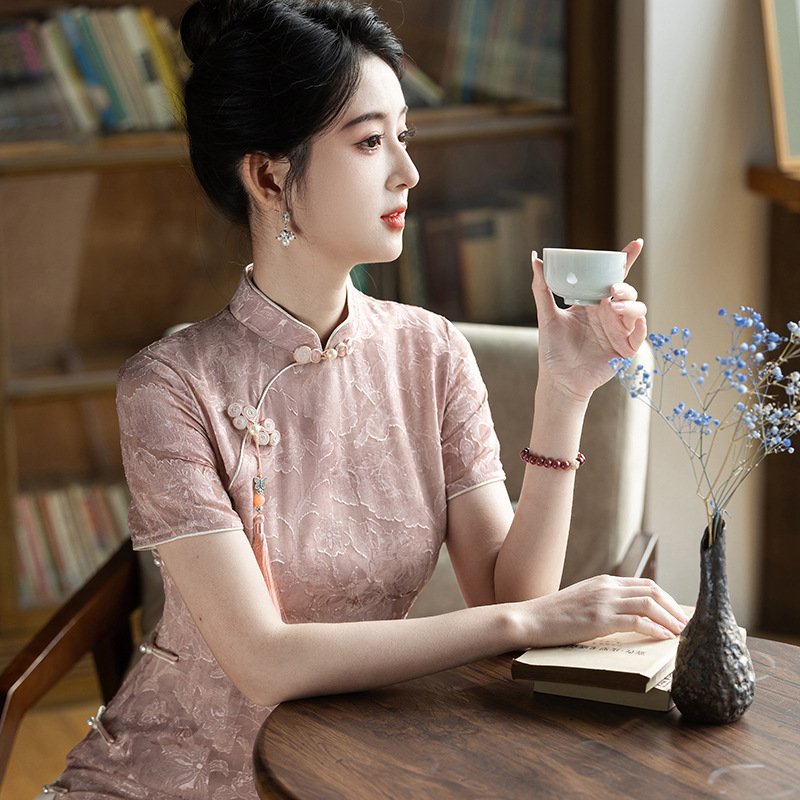Embroidered Pink Silk Vintage Cheongsam