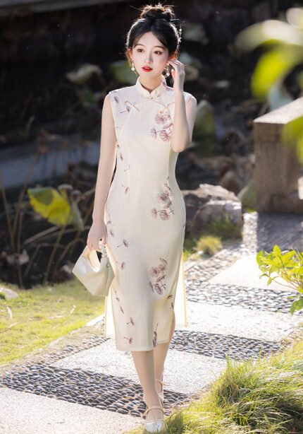 Embroidered Silk Sleeveless Slim-Fit Qipao Dress