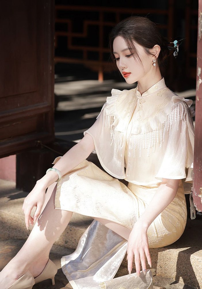 Graceful Fringed Cape Cheongsam Set Modern Lace Qipao