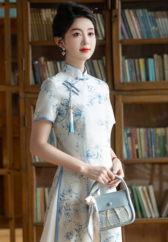 Porcelain Bloom Blue & White Floral Cheongsam