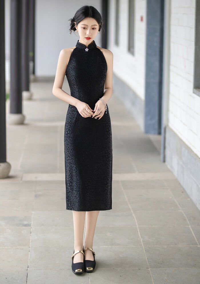 Timeless Black & White Lace Sleeveless Qipao