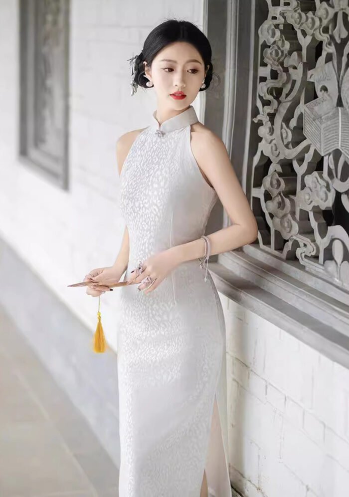 Timeless Black & White Lace Sleeveless Qipao