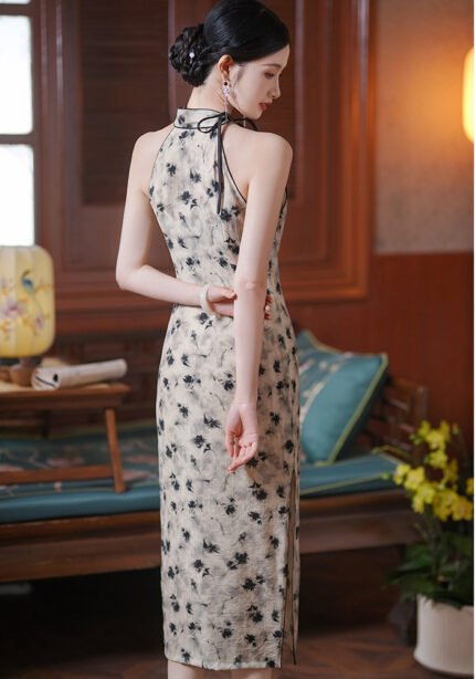 Timeless Oriental High-Neck Floral Cheongsam