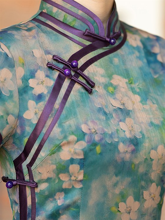 Vintage Floral Print Cheongsam with Purple Trim