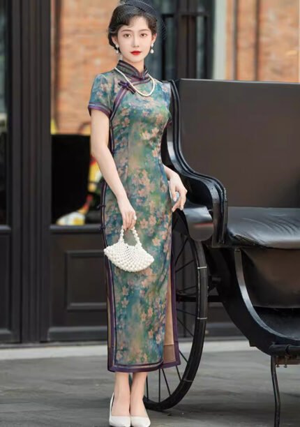 Vintage Floral Print Cheongsam with Purple Trim