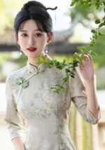Vintage-Inspired Light Green Floral Qipao Dress