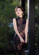 2025 Dark Purple Sleeveless Side Slits Qipao Dresses