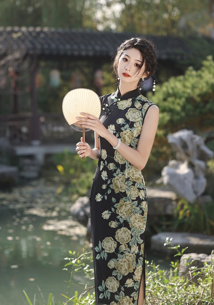 Black Floral Embroidered Cheongsam Traditional Chinese Qipao