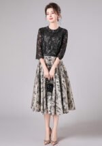 Elegant Chic Lace Top & Floral Print Women's Outfit