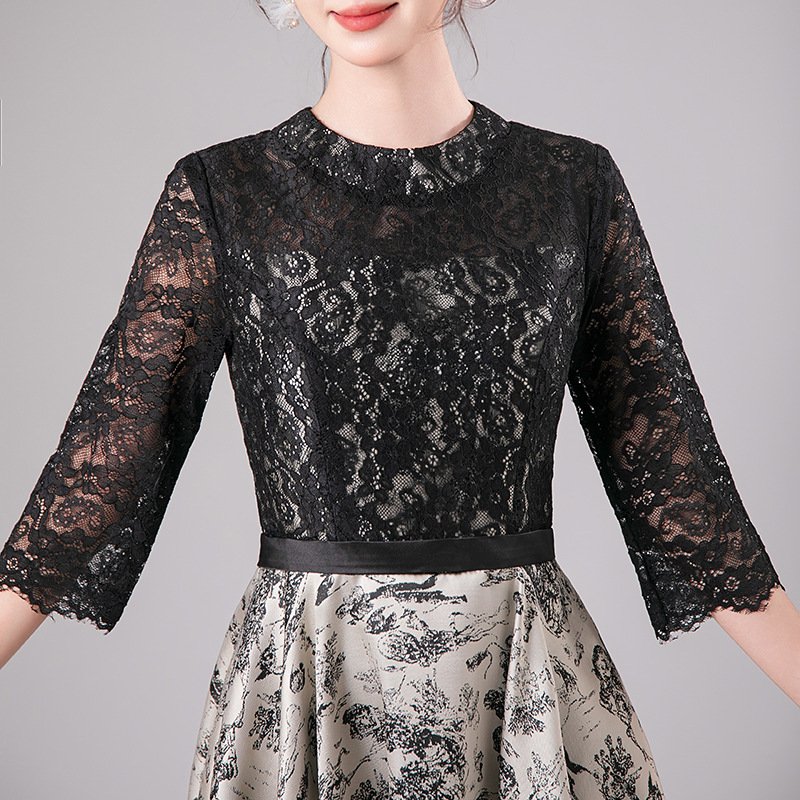 Elegant Chic Lace Top & Floral Print Women's Outfit