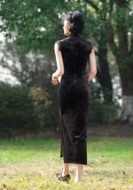 Elegant Vintage Silk Velvet Cheongsam Timeless Oriental Charm