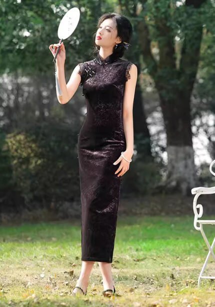 Elegant Vintage Silk Velvet Cheongsam Timeless Oriental Charm