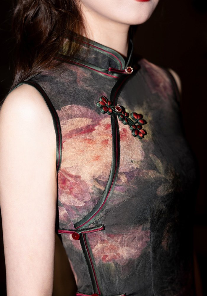 sleeveless classic black qipao dress