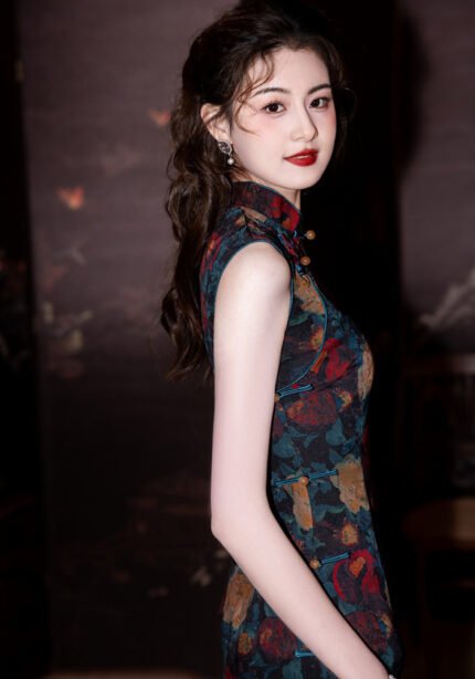Sleeveless Cheongsam Traditional Chinese Dress