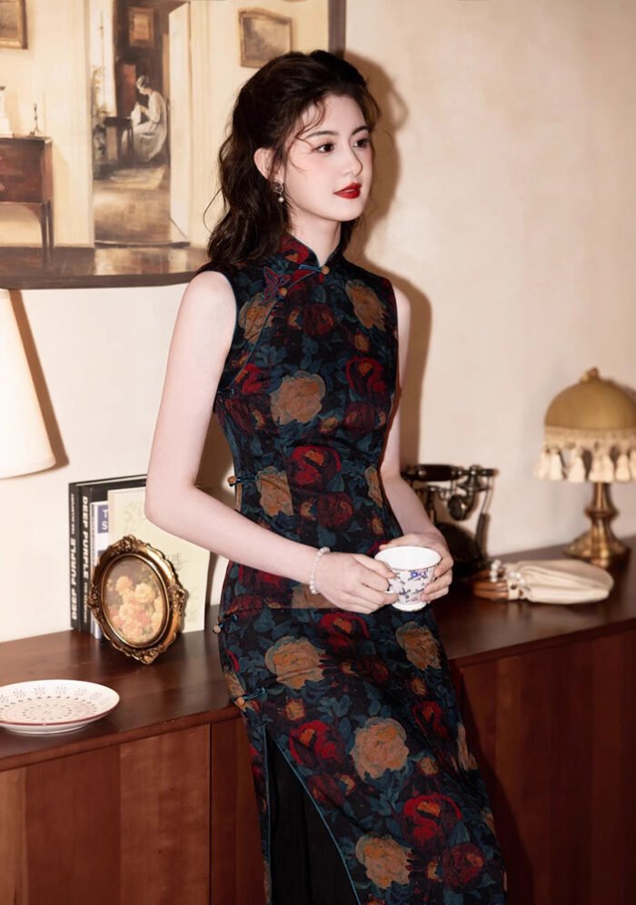 Sleeveless Cheongsam Traditional Chinese Dress