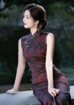 Sleeveless Qipao Dress with Floral Brocade Pattern