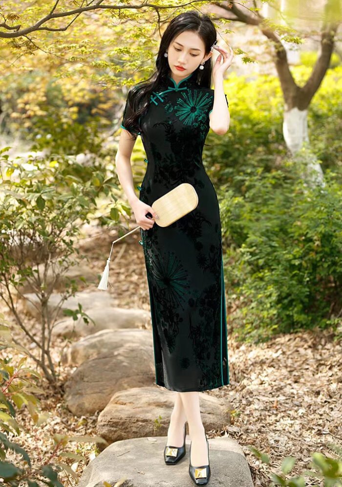 Velvet Qipao Dress with Exquisite Floral Patterns