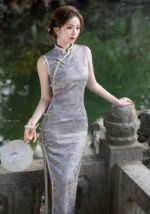 Elegant Sleeveless Cheongsam Traditional Chinese Style