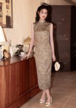 Elegant Sleeveless Cheongsam Traditional Chinese Style