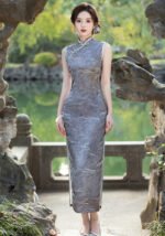 Elegant Sleeveless Cheongsam Traditional Chinese Style