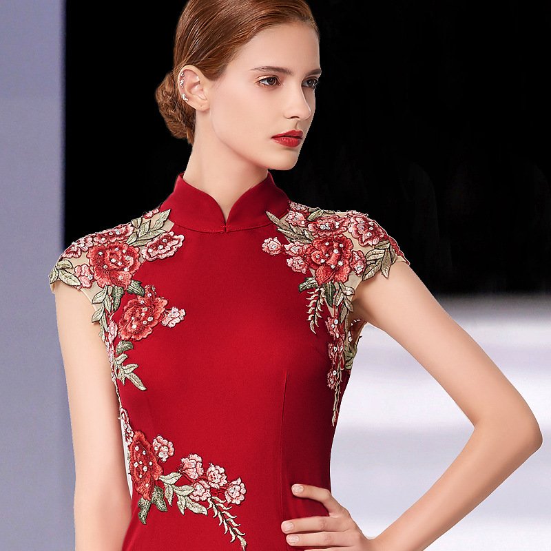 Exquisite Red Mermaid Gown with Intricate Floral Embroidery