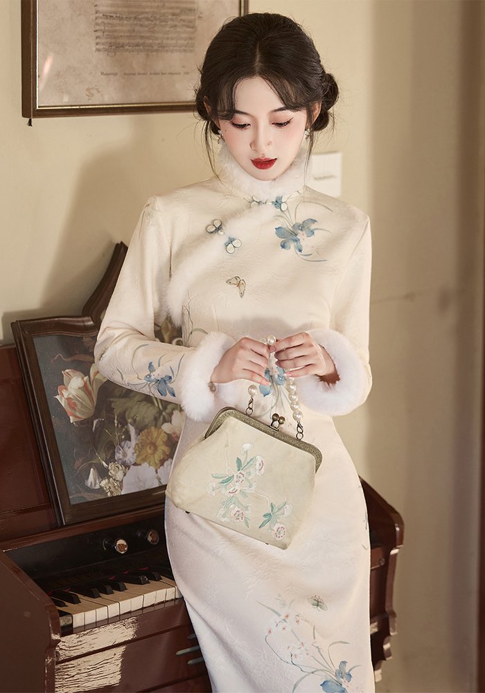 elegant-ivory-cheongsam-with-fur-trim-and-floral-embroidery (5) Elegant Ivory Cheongsam with Fur Trim and Floral Embroidery