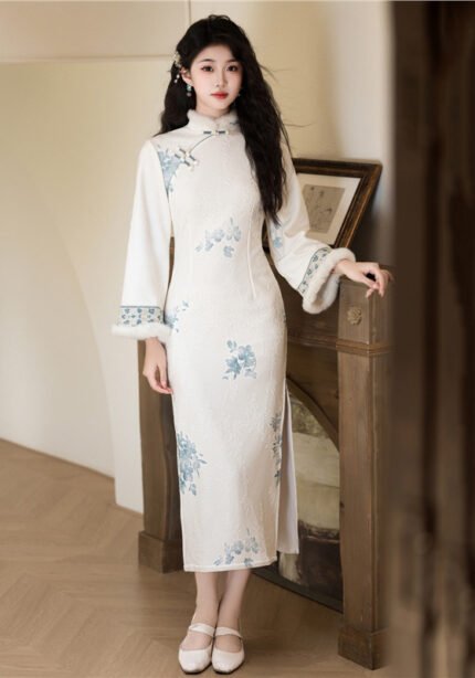 Vintage Elegance Women's Floral Brocade Cheongsam with Faux Fur Cuffs