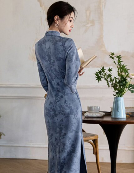 Women's Blue Floral Print Vintage Cheongsam with Pearl Accents