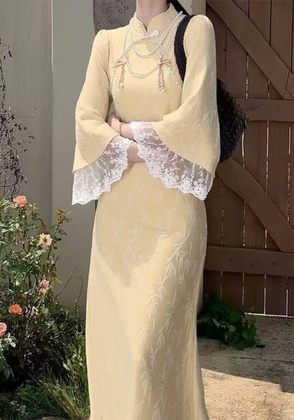 Elegant Yellow Cheongsam Delicate Lace-Trimmed Sleeves