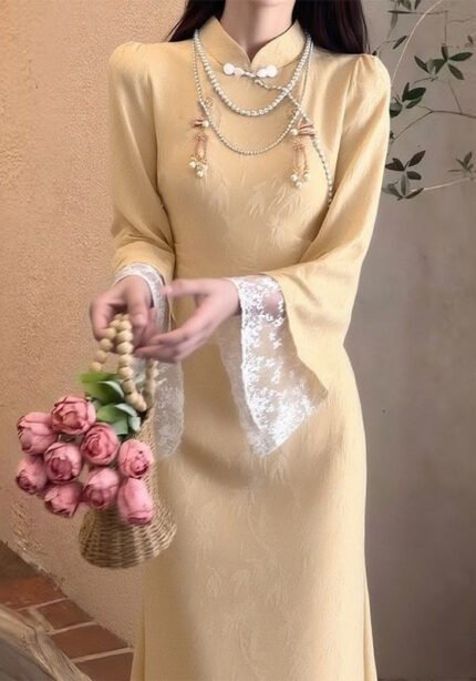 Elegant Yellow Cheongsam Delicate Lace-Trimmed Sleeves