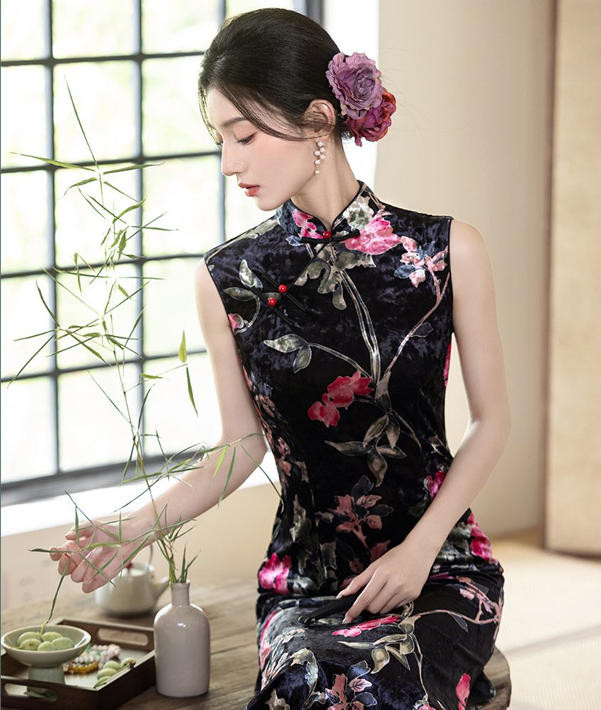Vintage Floral Velvet Cheongsam – Elegant Black Qipao with Pink Blossom Print