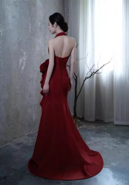 Elegant Halter Neck Deep V-Neck Red Satin Evening Gown