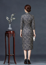 Vintage Elegant Mid-Length Cheongsam Rose Pattern Traditional Chinese Dress